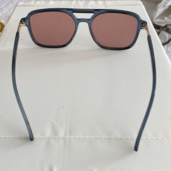 Blue frame sunglasses with rose colored lenses new with Case - Picture 3 of 8